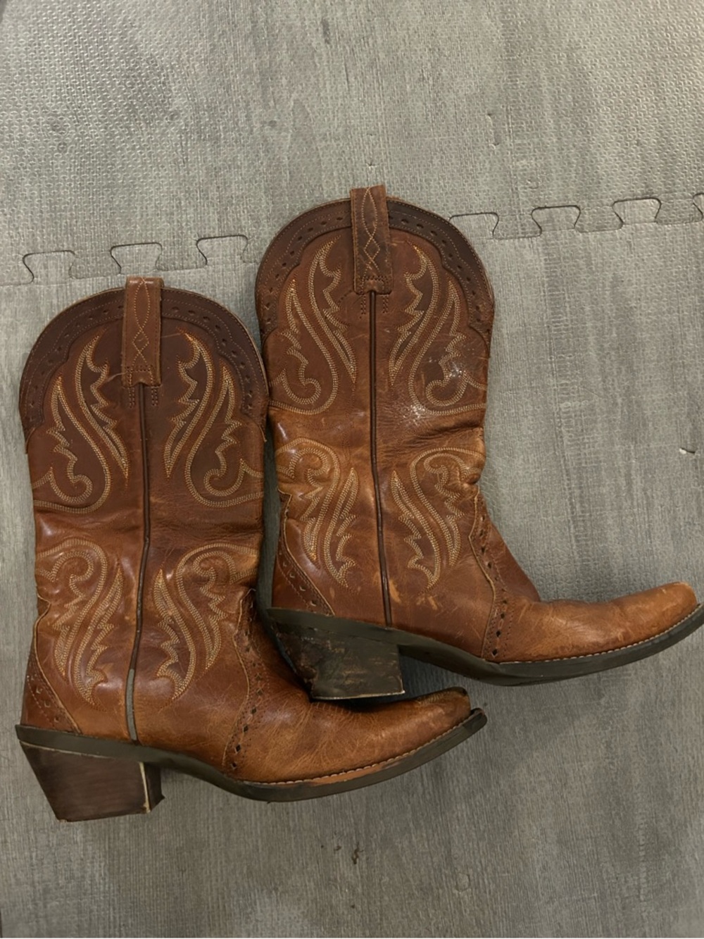 Ariat Brown Leather Western Cowboy Boots (look at ALL pics!)